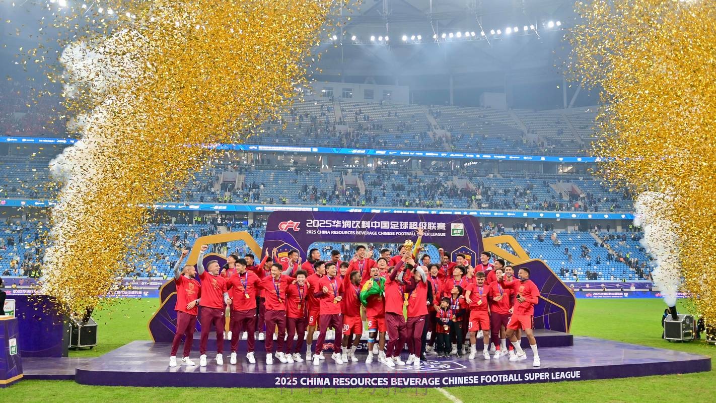 黄浦江畔忆上海 橘子洲头再相聚——2018“我爱足球”中国足球民间争霸赛南一赛区顺利结束 黄浦江畔忆上海 橘子洲头再相聚——2018“我爱足球”中国足球民间争霸赛南一赛区顺利结束